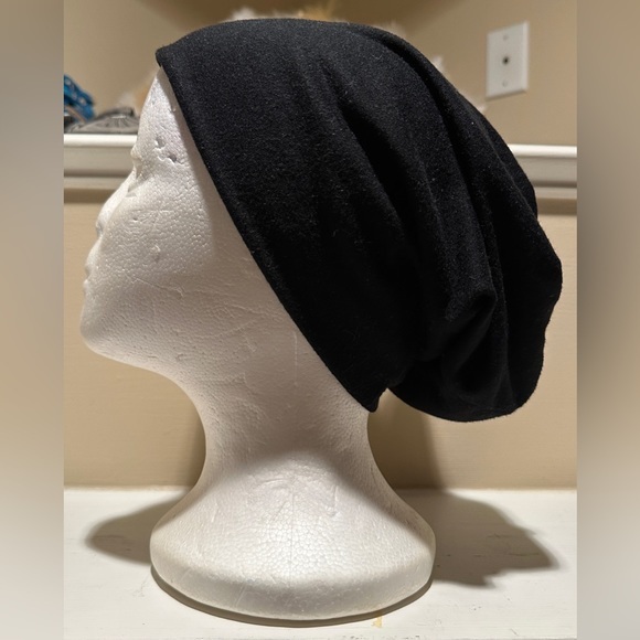 Unisex Black Slouch Beanie Cap Hat - Picture 1 of 3